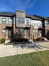 Building Photo - 4750 Chastain Ave