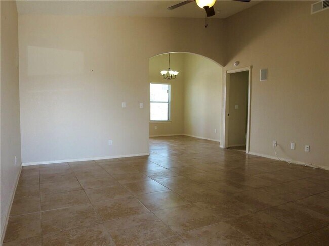 Foto del edificio - 14209 North Point Ave