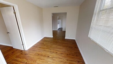 Building Photo - 2178 W 41st St