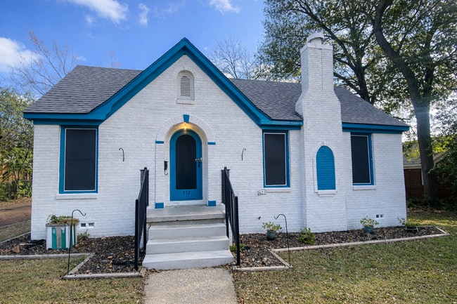 Building Photo - 832 S Bois D Arc Ave