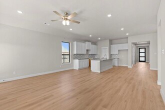 Building Photo - 2216 Inglenook Grv Dr