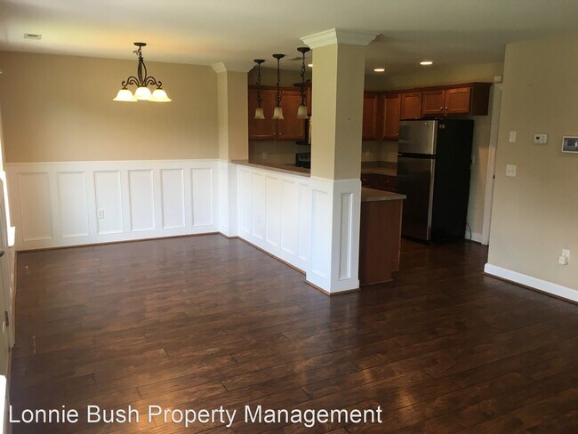 Foto del edificio - 3 br, 2.5 bath House - 2647 Jason Ave