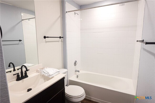 Foto del edificio - 348 Desert Willow