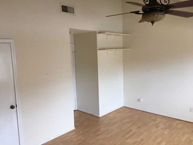 Building Photo - 1103 Dulles Ave