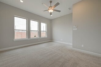 Building Photo - 10707 Deer Path Dr