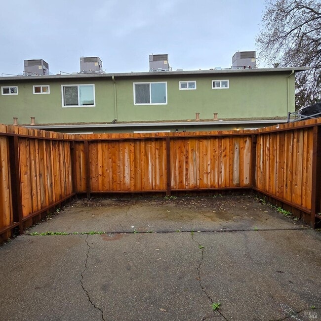 Building Photo - 1407 Callen St