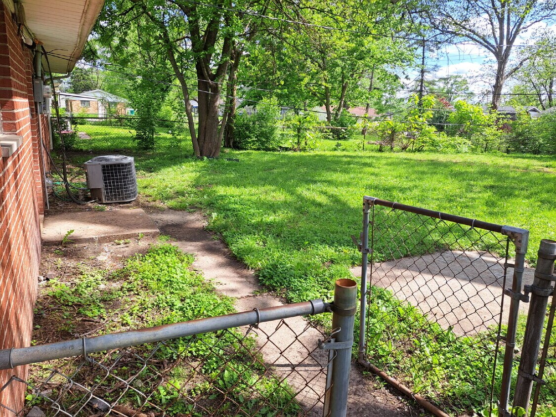 Primary Photo - "3-Bedroom Oasis in Cahokia Heights – Cozy...