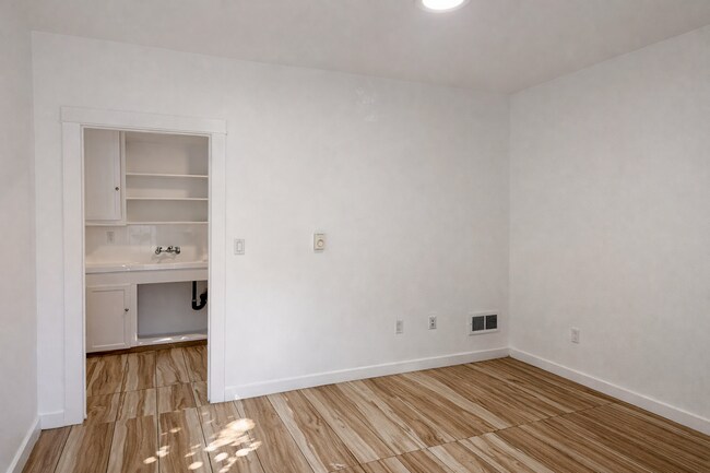 Foto del edificio - 202 Bicknell Ave