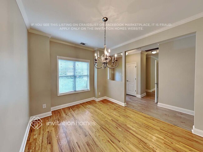 Building Photo - 649 Royal Crest Ct