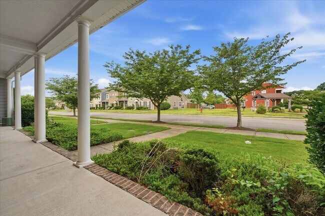 Foto del edificio - 2050 Hemlock Dr