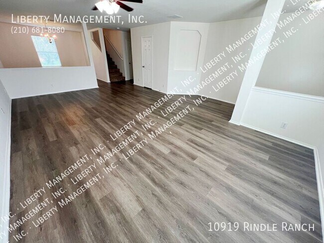 Foto del edificio - 10919 Rindle Ranch