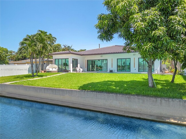 Building Photo - 21100 NE 25th Ct