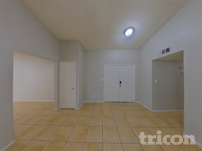 Foto del edificio - 4055 W Desert Cove Ave
