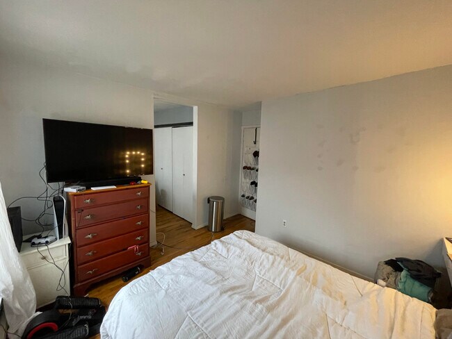 Foto del edificio - 664 Warren St