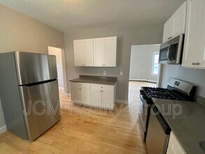 Building Photo - 139 Bowdoin St