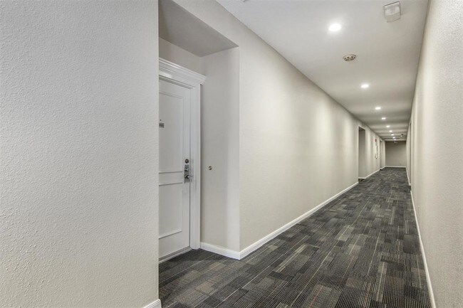 Building Photo - 2400 N Braeswood Blvd