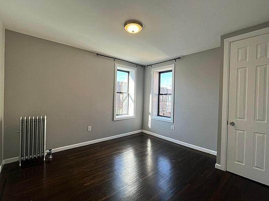 Foto del edificio - 2 bedroom in BRONX NY 10462