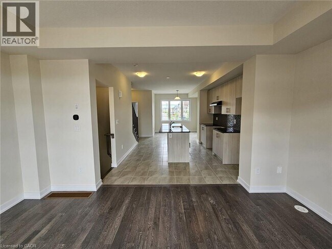 Building Photo - 205 Melody Ln