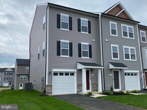 Building Photo - 415 Aragon Dr