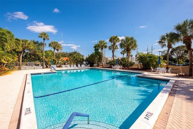 Foto del edificio - 5530 NW 44th St