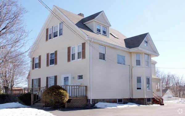 Building Photo - 345 Washington St