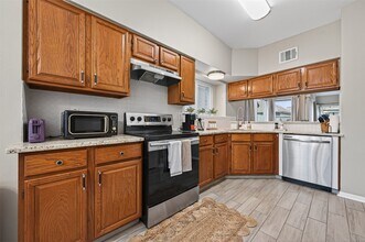 Building Photo - 6635 Queensclub Dr