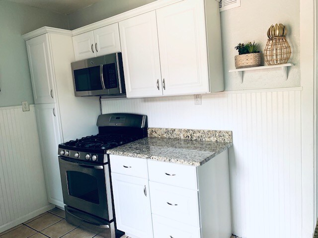 Foto principal - 7700 Lile Ave