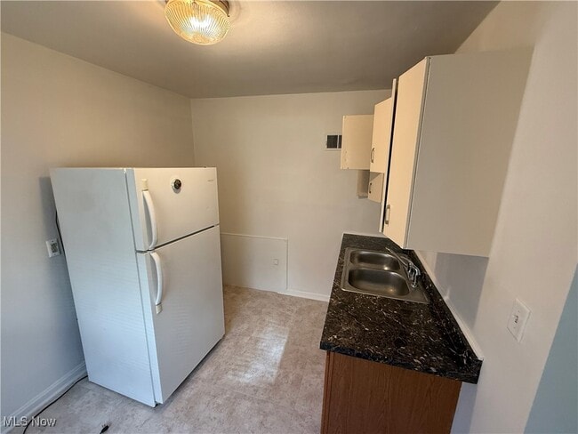 Building Photo - 21250 Crystal Ave
