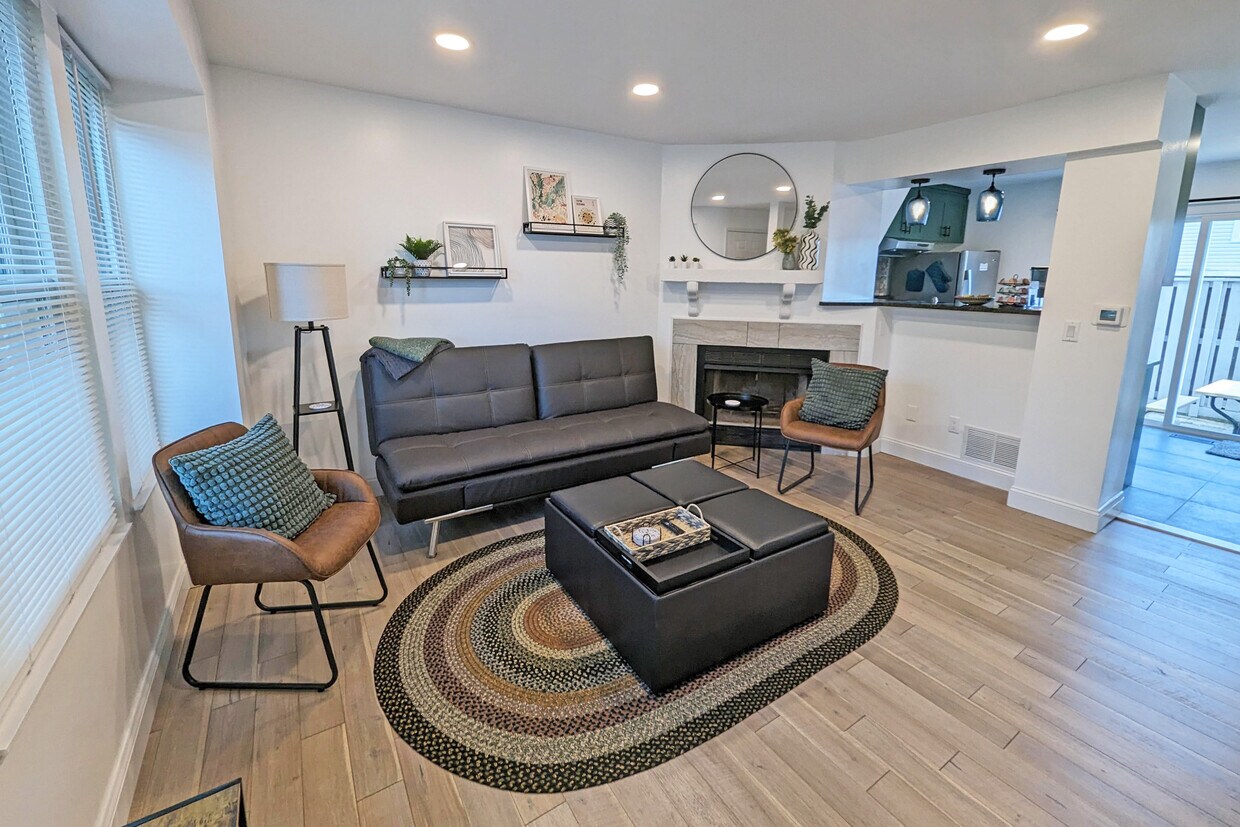 Foto principal - 7690 Barkwood Dr