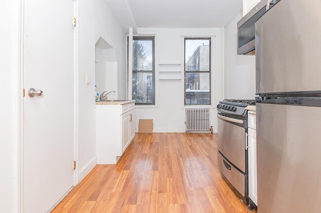 Building Photo - 293 Wyckoff Ave
