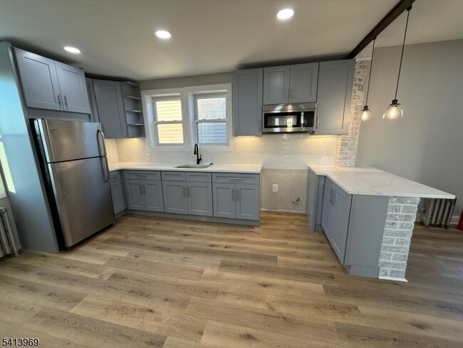 Building Photo - 254 Montclair Ave