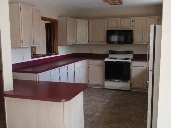 Building Photo - 10 Josie Ln