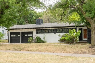 Building Photo - 1716 N Harvard Ave
