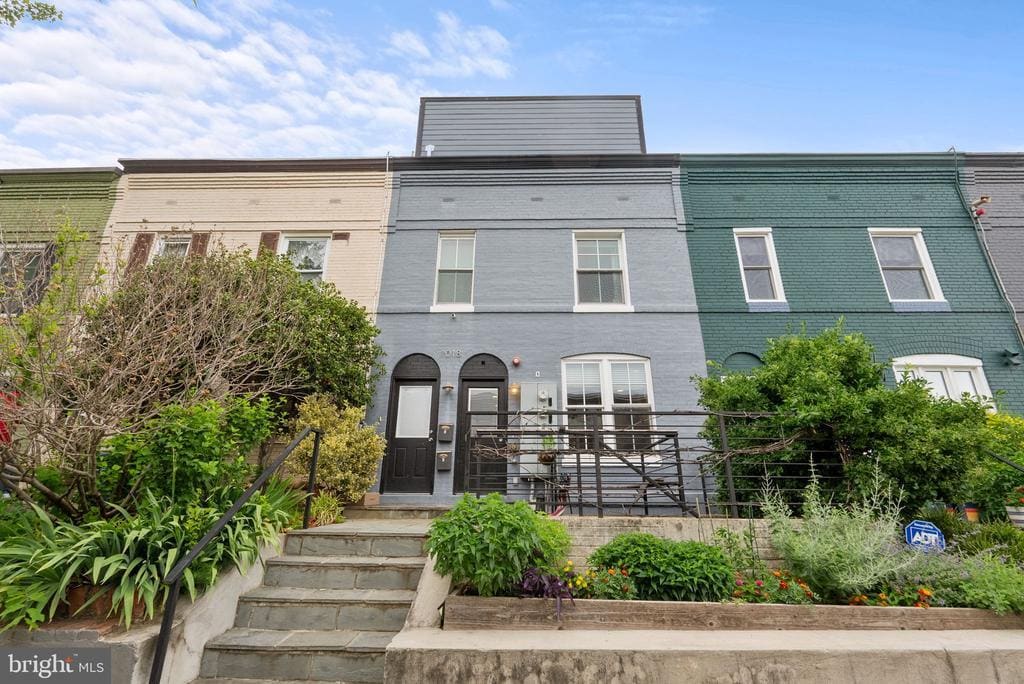 Primary Photo - 1018 13th St SE