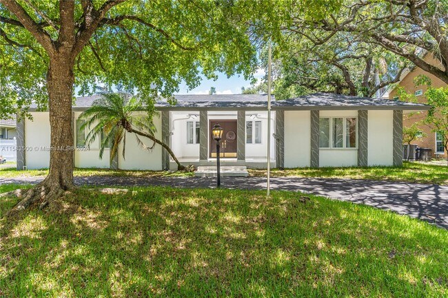 Building Photo - 2505 Riverlane Terrace