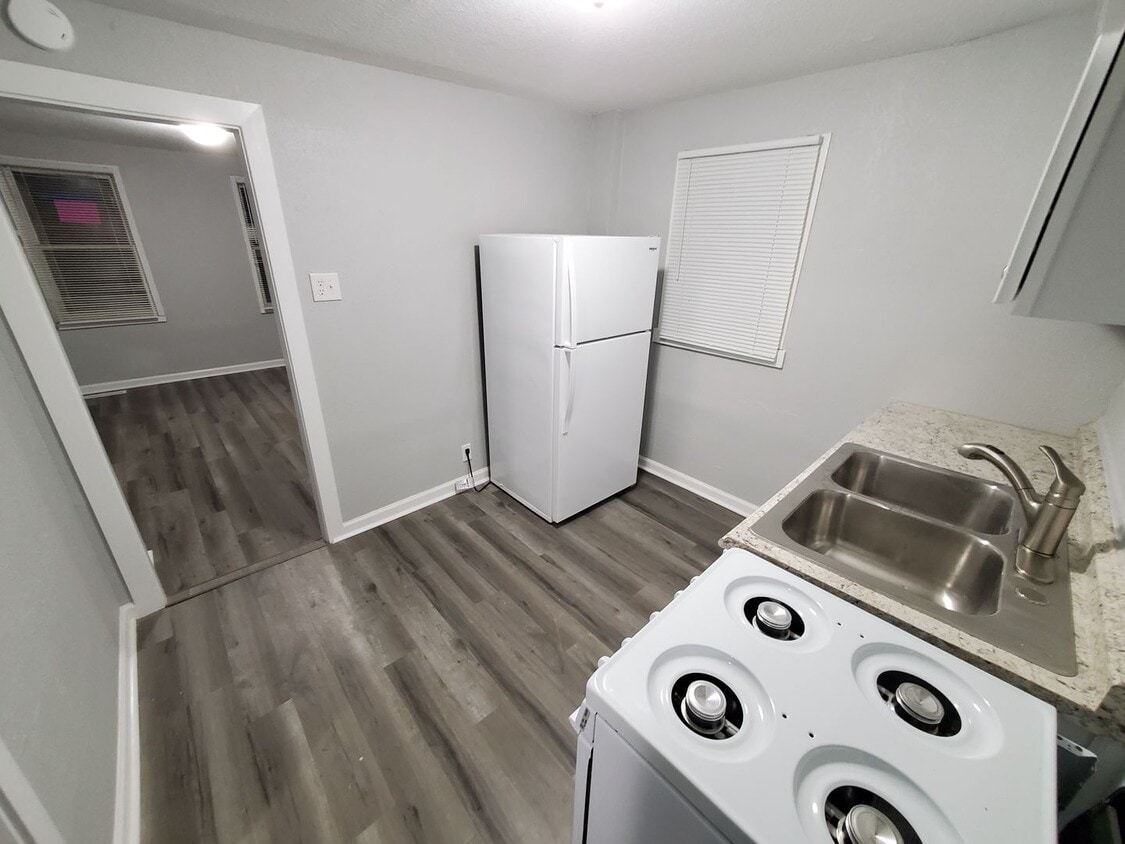 Foto principal - 231 W Follett St