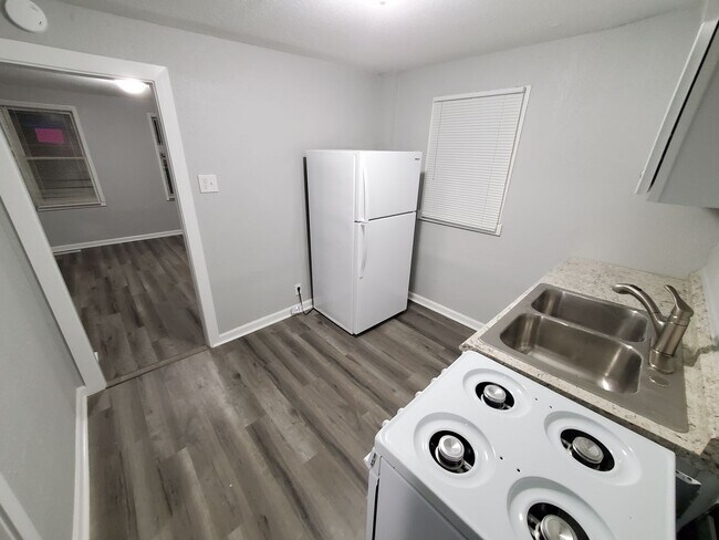 Foto del edificio - 231 W Follett St