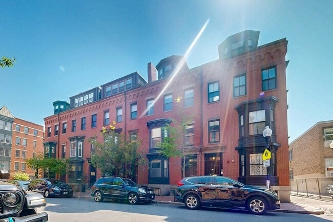 Building Photo - 38 Worcester St