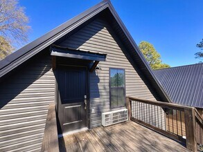 Building Photo - 450 23rd St