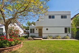 Building Photo - 562 Everett Ave