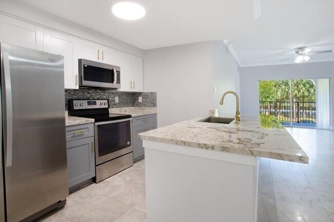 Foto del edificio - 5860 W Sample Rd
