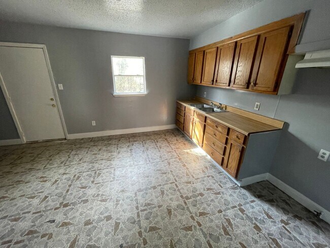 Foto del edificio - Special!! Low deposit!!