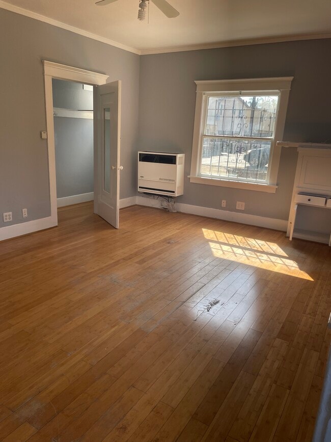 Living room - 1922 E 4th St