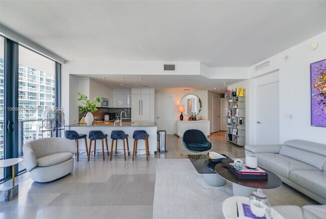 Foto del edificio - 68 SE 6th St