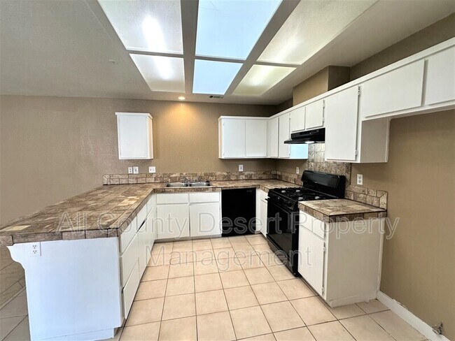 Foto del edificio - 13085 Mountain View Rd