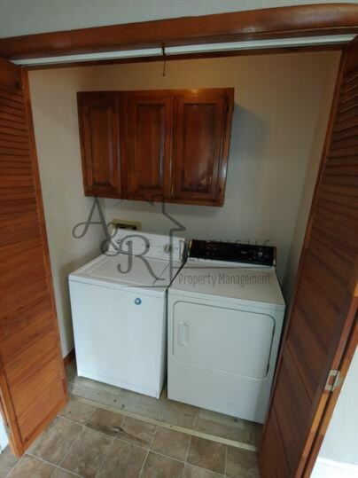 Foto del edificio - 304 E 7th St