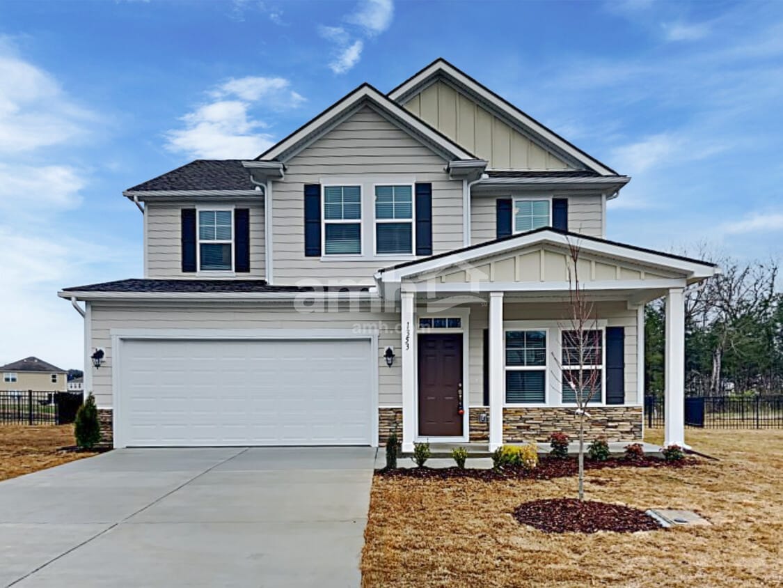 Foto principal - 1353 Lomond Dr