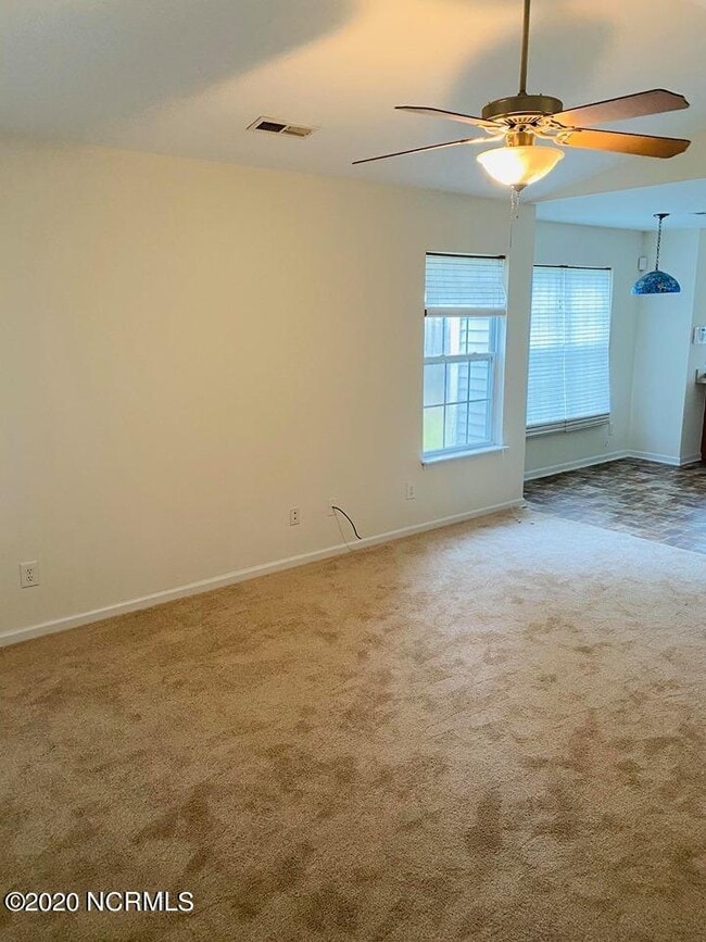 Building Photo - 1736 Westpointe Dr