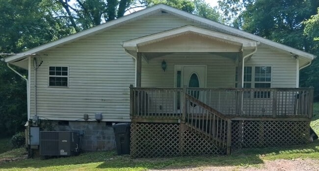 *Knoxville 37917 - FIVE bedroom, 2 bath newly remodeled home - Call Brad Croisdale (865) 805-9964 - *Knoxville 37917 - FIVE bedroom, 2 bath newly remodeled home - Call Brad Croisdale (865) 805-9964