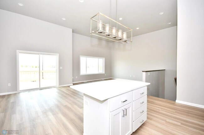 Building Photo - 3802 33rd St S